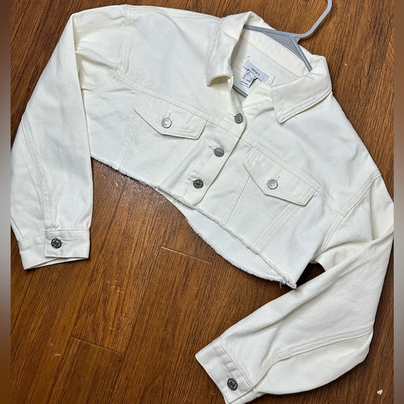 Cream Cropped Denim Jean Jacket / Forever 21 - Picture 2 of 12